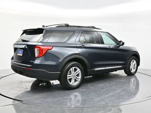 Certified 2022 Ford Explorer XLT w/ Class IV Trailer Tow Package image 5