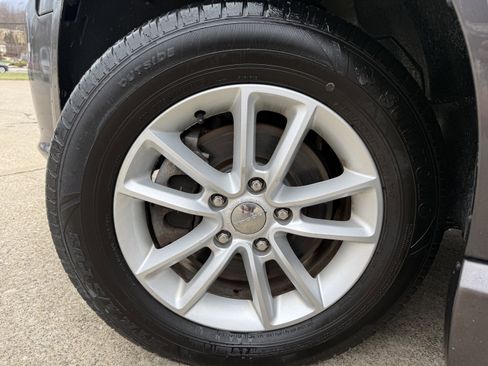 Used 2015 Dodge Grand Caravan SXT image 36