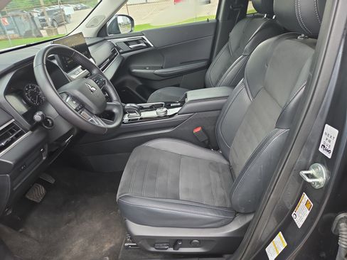 Used 2025 Mitsubishi Outlander SE AWD/4WD image 5