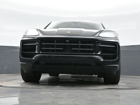 Certified 2024 Porsche Cayenne Coupe AWD/4WD image 41