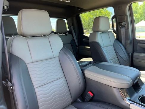 Used 2024 Chevrolet Silverado 1500 ZR2 w/ Technology Package AWD/4WD image 5