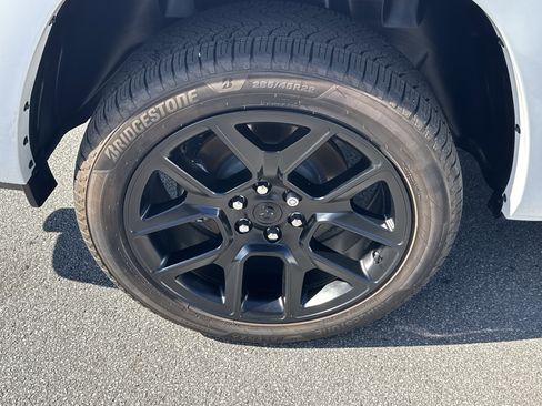 Used 2022 RAM 1500 Laramie image 22