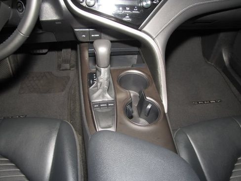 Used 2024 Toyota Camry SE FWD image 15
