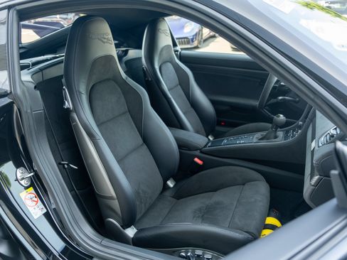 Certified 2024 Porsche 718 Cayman GT4 RS RWD image 42