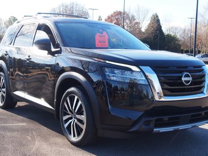 Used 2024 Nissan Pathfinder Platinum w/ Cargo Package