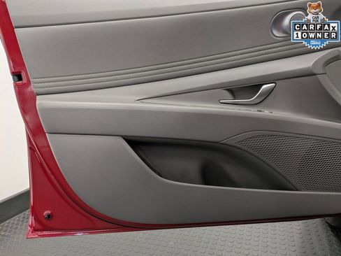 Used 2023 Hyundai Elantra SEL w/ Convenience Package image 9