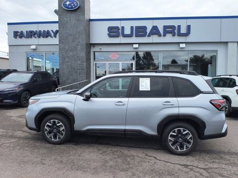 Used 2025 Subaru Forester Premium AWD/4WD image 5
