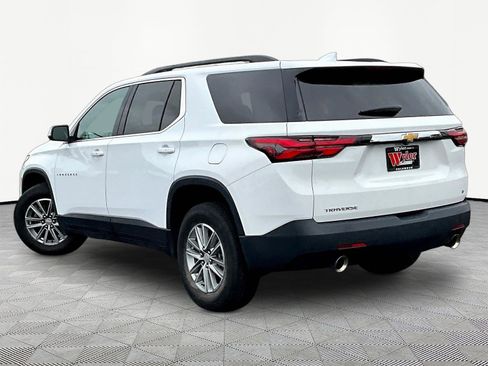 Used 2023 Chevrolet Traverse LT FWD image 4