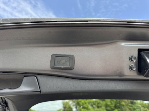 Used 2025 Toyota RAV4 XLE w/ Convenience Package FWD image 32