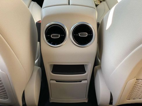 Certified 2025 Mercedes-Benz GLA 250 image 21