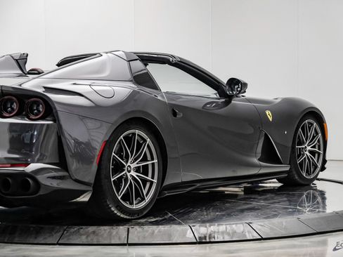 Used 2023 Ferrari 812 GTS RWD image 25
