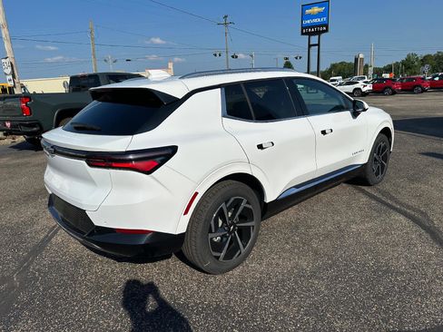 New 2025 Chevrolet Equinox EV LT image 3