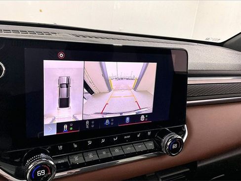 Used 2023 GMC Canyon AT4 w/ AT4 Premium Package image 15