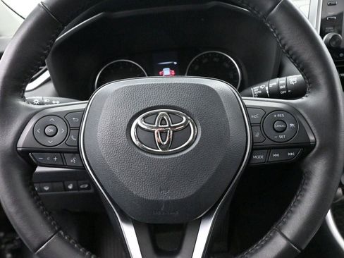 Used 2022 Toyota RAV4 XLE w/ Convenience Package image 17
