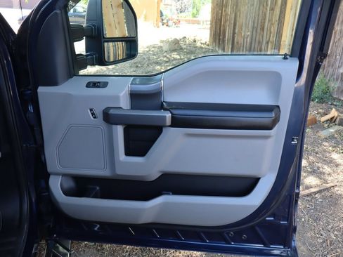 Used 2019 Ford F150 XLT w/ Equipment Group 302A Luxury AWD/4WD image 26