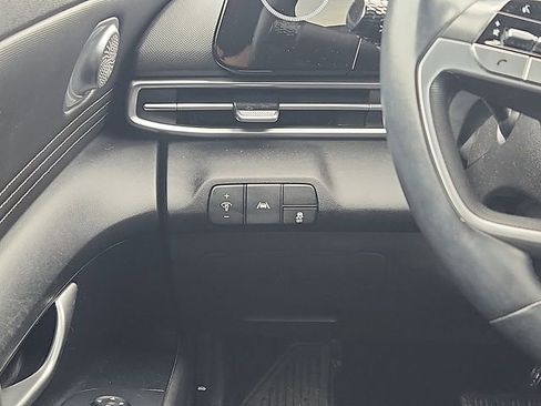 Certified 2021 Hyundai Elantra SEL w/ Convenience Package image 12