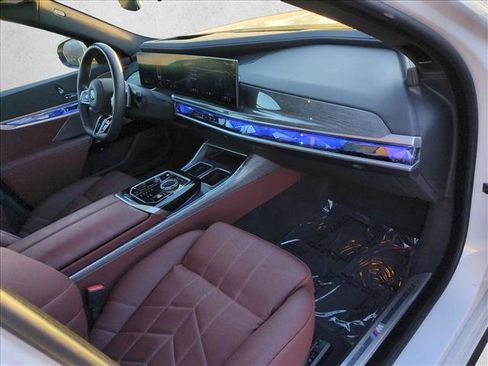 Certified 2025 BMW 750e xDrive w/ Premium Package AWD/4WD image 24