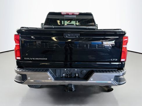 Used 2024 Chevrolet Silverado 2500 LTZ w/ LTZ Premium Package AWD/4WD image 6