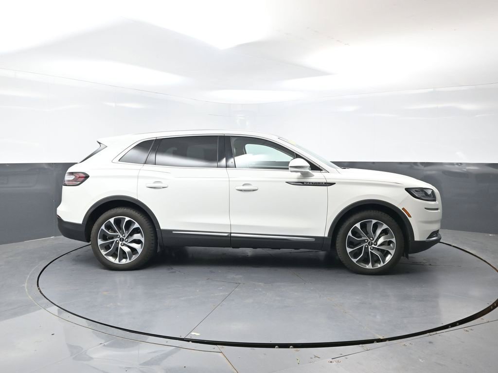 Used 2021 Lincoln Nautilus Reserve AWD/4WD image 4