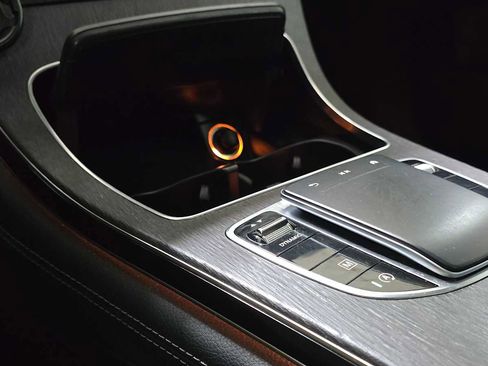 Used 2020 Mercedes-Benz GLC 300 4MATIC image 33