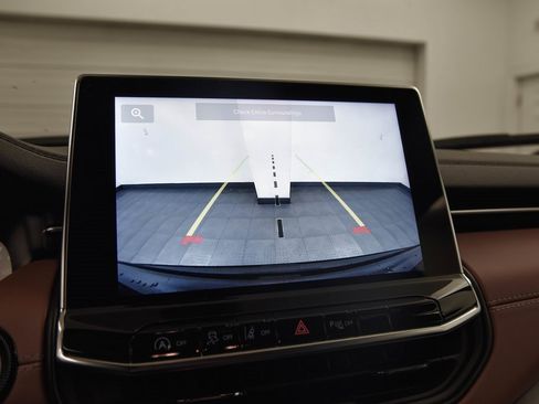 Used 2024 Jeep Compass Limited image 20