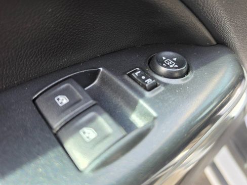 Used 2021 Chevrolet Colorado LT w/ Fleet Safety Package image 28