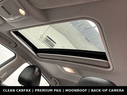 Used 2019 Nissan Sentra SR w/ Premium Package (SR) FWD image 6