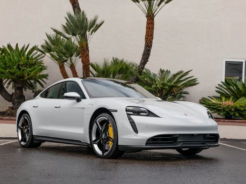 Used 2020 Porsche Taycan 4S image 15