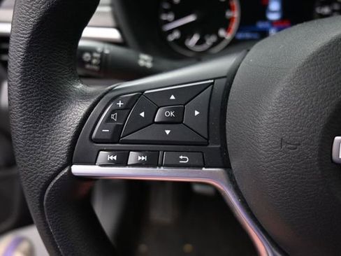 Used 2025 Nissan Altima 2.5 SV FWD image 24