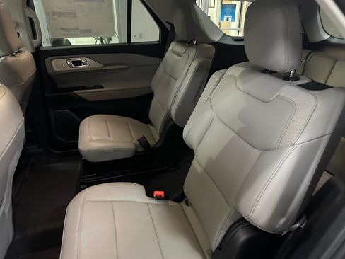 New 2026 Ford Explorer Active image 24