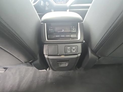 Used 2025 Subaru Ascent Premium AWD/4WD image 31