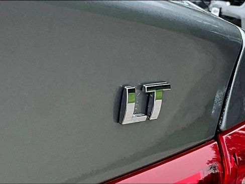 Used 2025 Chevrolet Malibu LT FWD image 23