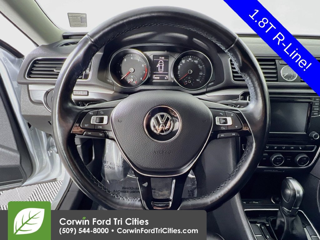 Used 2017 Volkswagen Passat 1.8T R-Line FWD image 7