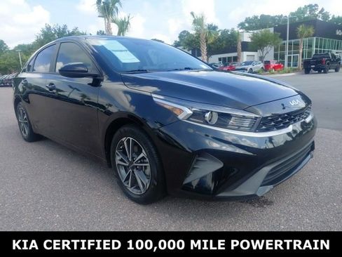 Certified 2023 Kia Forte LXS FWD image 3