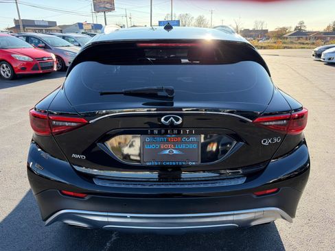 Used 2018 INFINITI QX30 Premium w/ Navigation Package AWD/4WD image 4