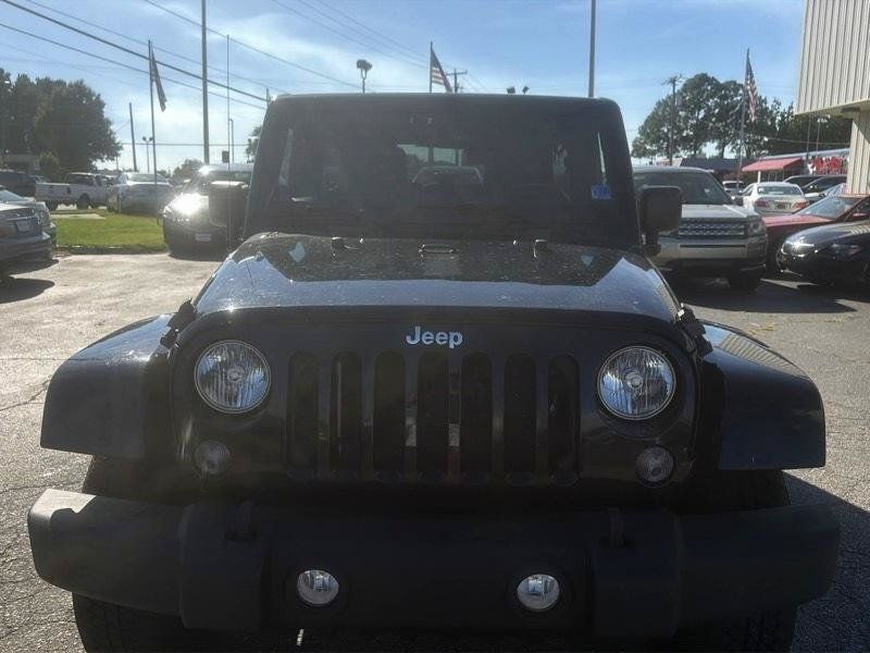 Used 2014 Jeep Wrangler Unlimited Sahara w/ Dual Top Group AWD/4WD image 3