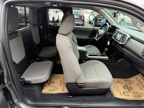 Used 2017 Toyota Tacoma SR5 w/ Tow Package image 22