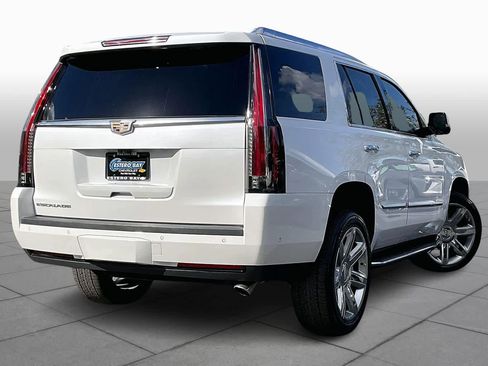 Used 2020 Cadillac Escalade Luxury image 12