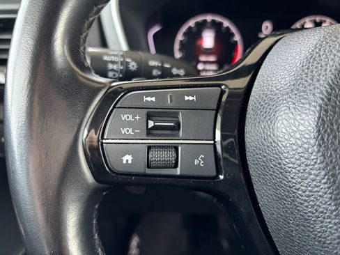 Used 2023 Honda Pilot EX-L image 11