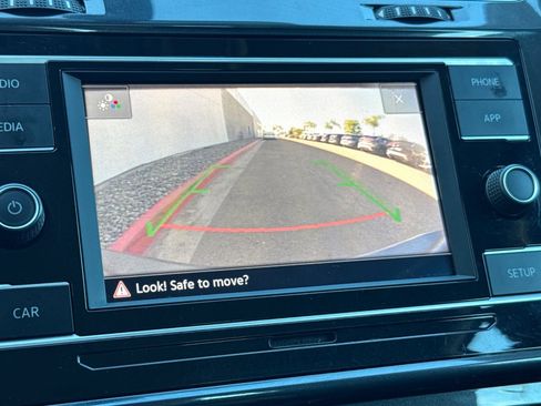 Used 2019 Volkswagen Golf Alltrack S image 19