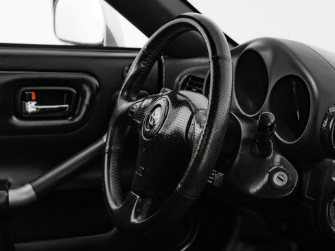 Used 2002 Toyota MR2 image 11