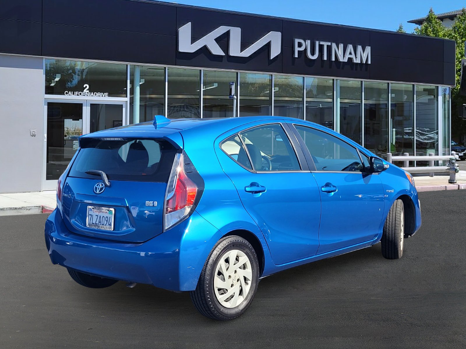 Used 2015 Toyota Prius C Two FWD image 4