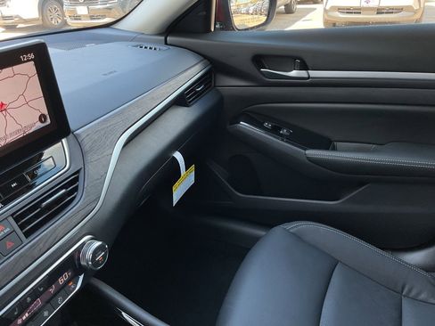 New 2025 Nissan Altima 2.5 SL image 34