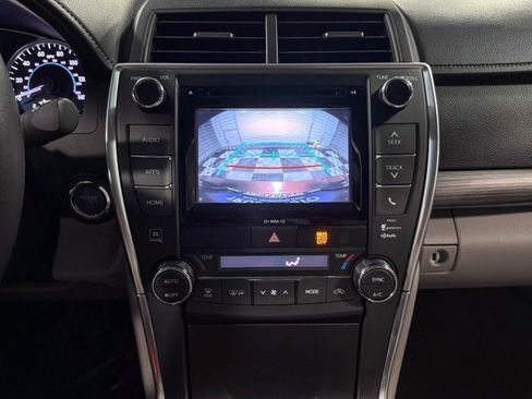 Used 2017 Toyota Camry XLE image 27