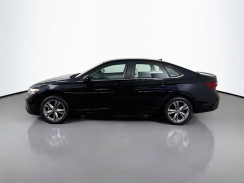 Certified 2023 Volkswagen Jetta SE w/ Panoramic Sunroof Package FWD image 2