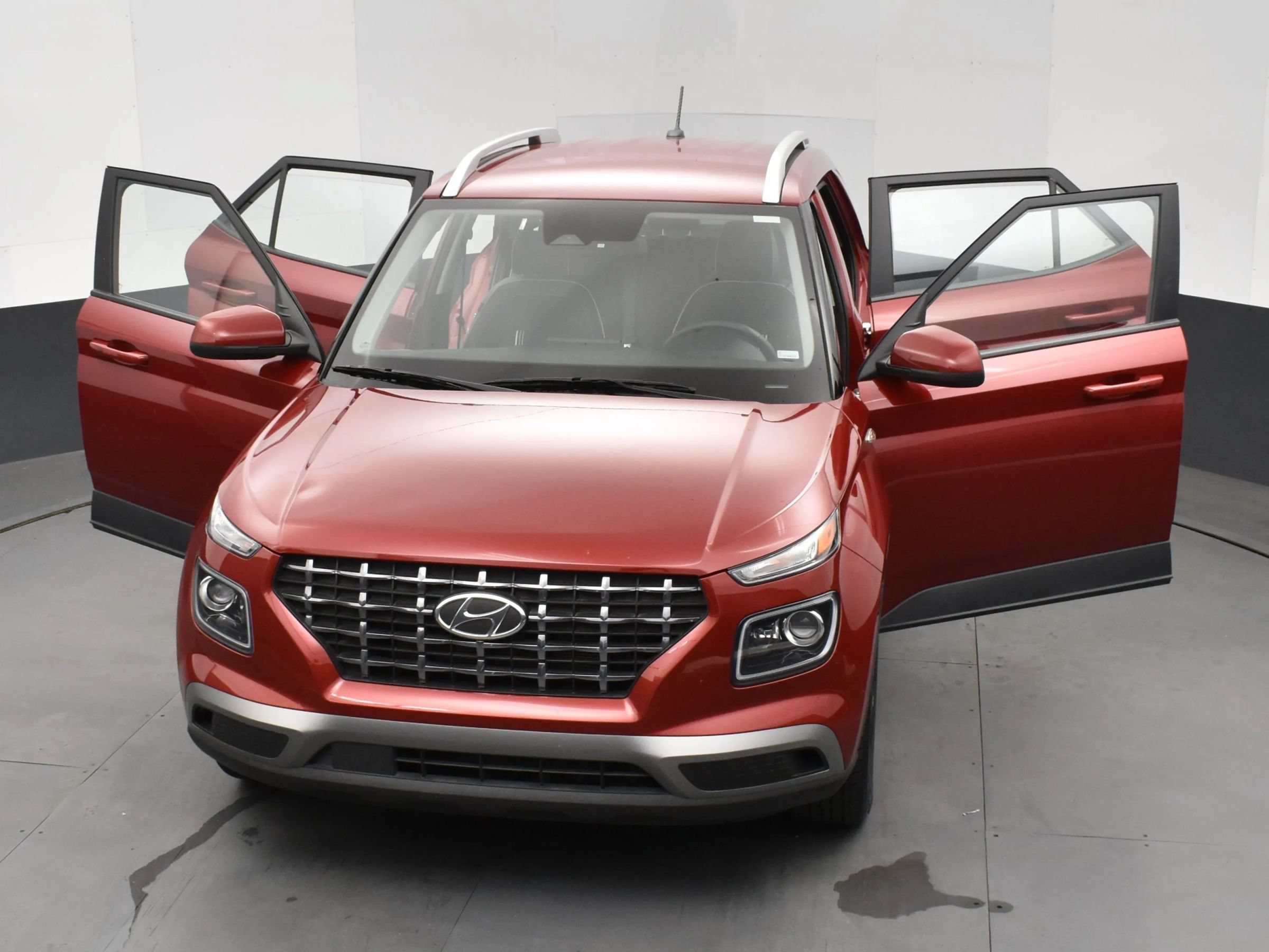 Used 2025 Hyundai Venue Limited FWD image 10