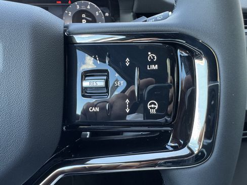 New 2026 Land Rover Range Rover Evoque Dynamic SE AWD/4WD image 18