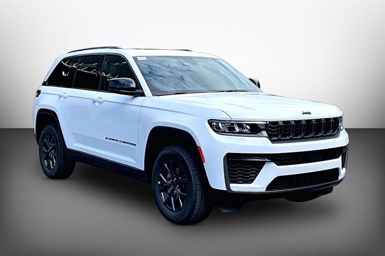 New 2027 Jeep Grand Cherokee Altitude AWD/4WD image 2
