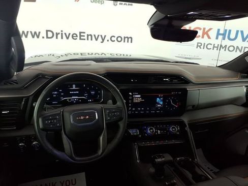 Used 2024 GMC Sierra 1500 AT4 w/ Technology Package AWD/4WD image 10