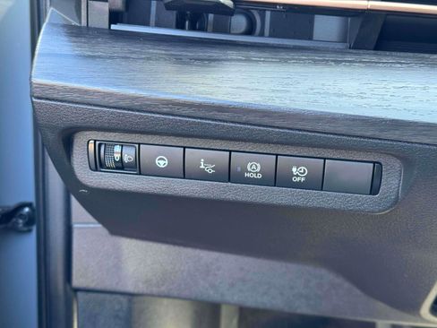 Certified 2024 Nissan Ariya AWD image 18